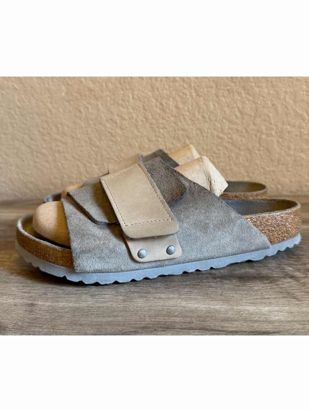 Birkenstock Kyoto Slide Sandals Nubuck Suede Leather Taupe Womens Size 8
